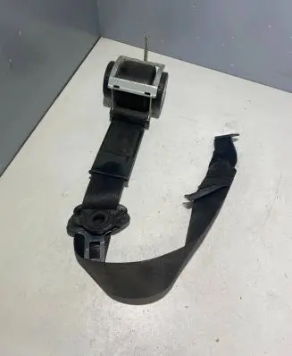 Opel Astra H Front seatbelt 13181195 40598 15161