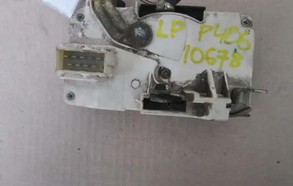 Peugeot 406 Front door lock