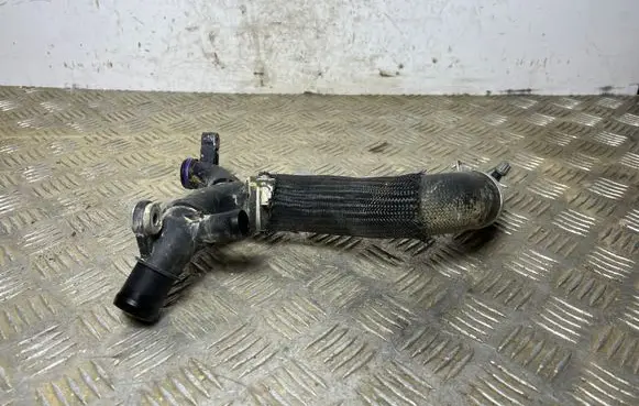 Nissan Qashqai Engine coolant pipe/hose