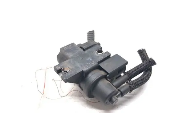 Toyota Avensis T270 Fuel pressure regulator 7.00513.08