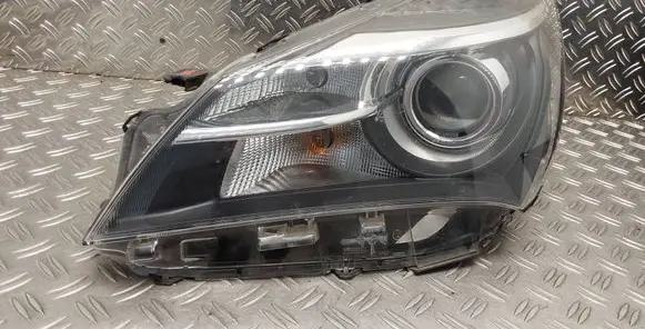 Toyota Yaris Headlight/headlamp 