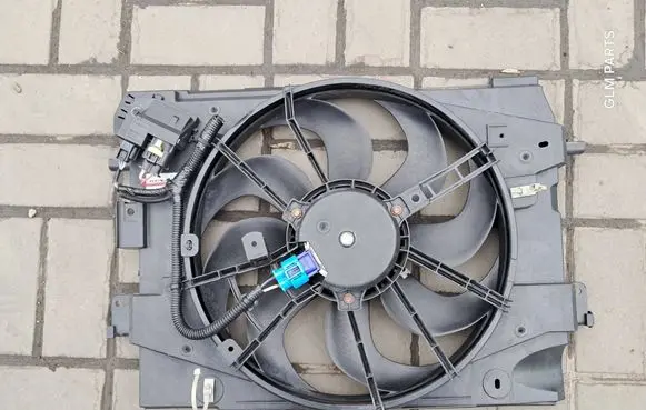 Renault Clio IV Electric radiator cooling fan 214818009R