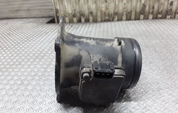 Audi A4 S4 B5 8D Mass air flow meter 058133471 AFH6010B