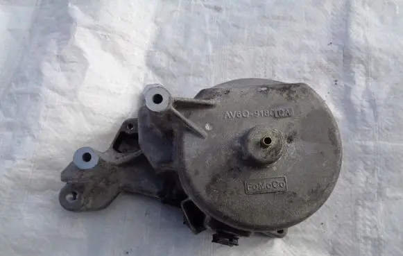 Ford Fiesta Fuel filter housing AV6Q9180CA