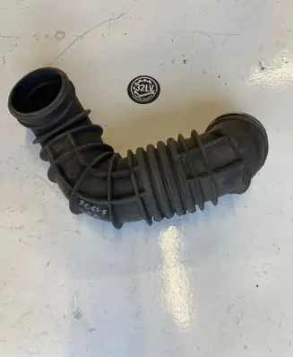 Ford Focus Air intake hose/pipe 98AB9R504AD