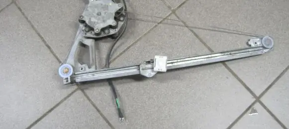 Mercedes-Benz E W124 Rear door window regulator with motor 05318234