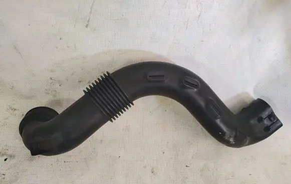 Renault Captur Air intake duct part 165556691R