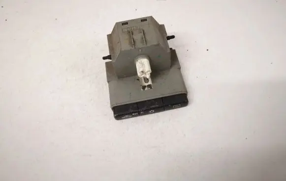 Opel Zafira A Windscreen/window heater switch 90559839