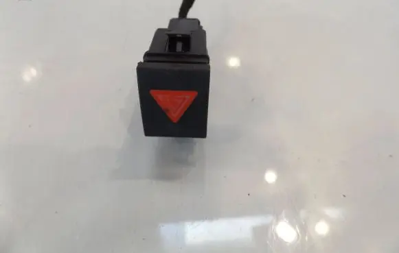 Volkswagen Polo Hazard light switch
