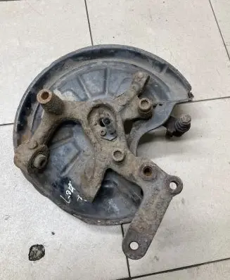 Volkswagen Golf V Rear wheel hub spindle/knuckle 