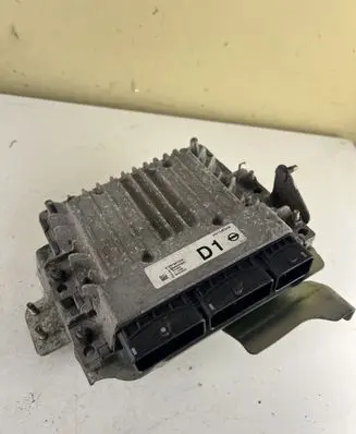 Nissan Qashqai Engine control unit/module 237104EA0B S180193103A S180194501