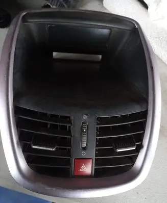 Peugeot 207 Dash center air vent grill 9650068177