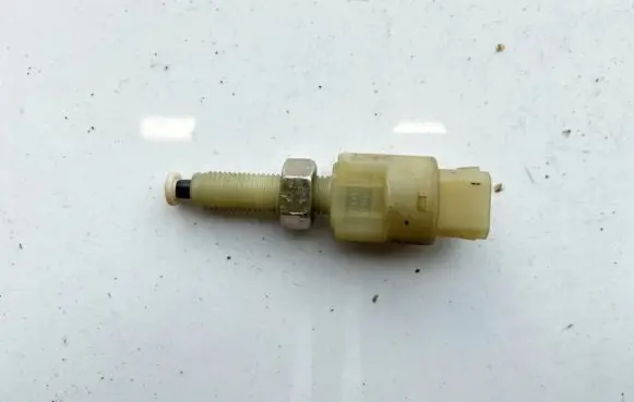 Audi A4 S4 B5 8D Brake pedal sensor switch 4A0945515A