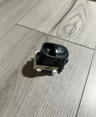 Mercedes-Benz C W203 Electric window control switch 501807 A2038200210