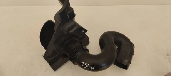 Renault Trafic III (X82) Air intake duct part 165555514R 93451665