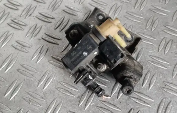 Nissan Qashqai Turbo solenoid valve 8200790180 14T277 70181405