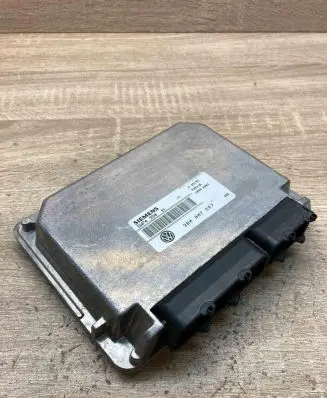 Volkswagen PASSAT B5 Engine control unit/module ECU 3B0907557 5WP435001