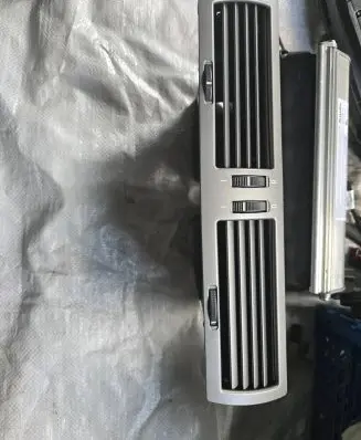 BMW 7 E65 E66 Dash center air vent grill 6911203 8223599 6911204