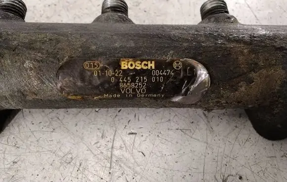 Volvo S60 Fuel main line pipe 0445215010 0281002527 8658252