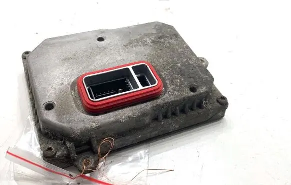 Audi A3 S3 8P Voltage converter/converter module 1307329115
