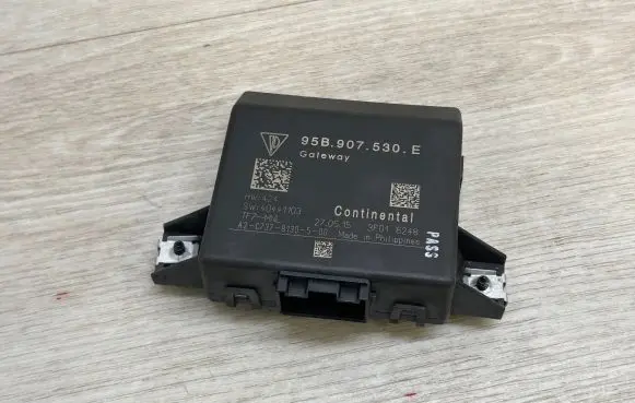 Porsche Cayenne (92A) Gateway control module 95B907530E