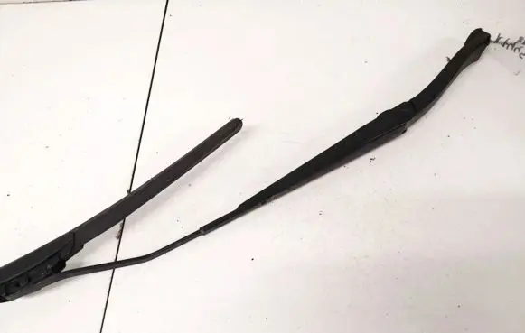 Chevrolet Epica Front wiper blade arm