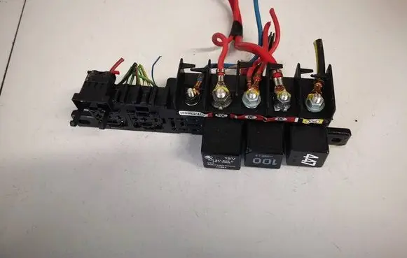 Skoda Octavia Mk1 (1U) Fuse box set 8l0941822