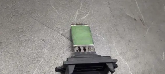 Peugeot 107 Heater blower motor/fan resistor 12631