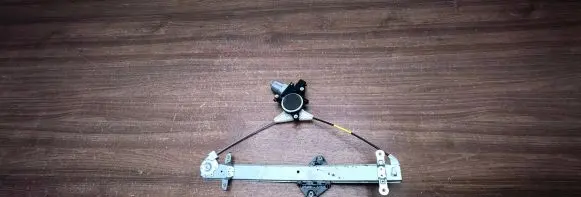 Subaru Legacy Front door window regulator with motor 907060