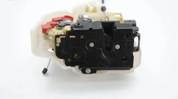 Volkswagen Jetta V Rear door lock 
