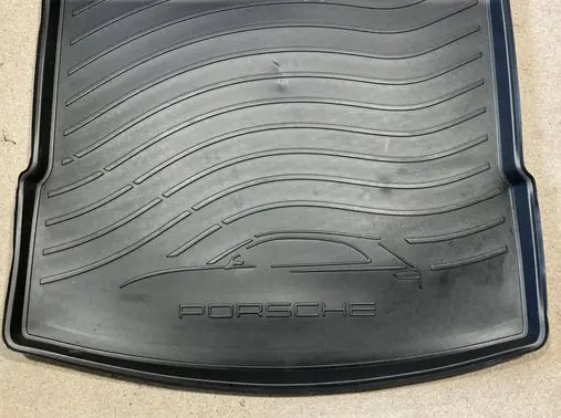 Porsche Macan (95B) Rubber trunk/boot mat liner 95B04480048