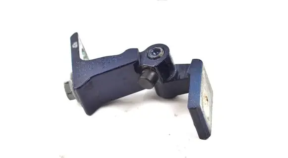 Volkswagen Golf VII Rear door lower hinge 8K0831401K A046574
