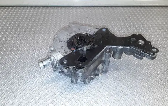 Volkswagen PASSAT B5.5 Vacuum pump 038145209