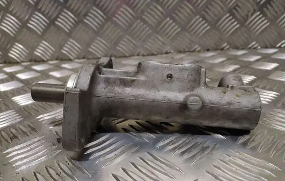 Volvo XC90 Master brake cylinder 8646008