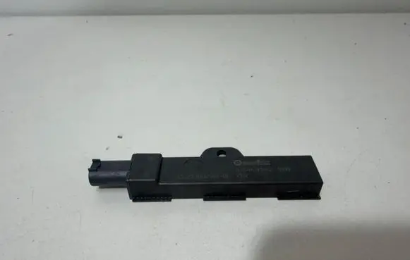 BMW X4 G02 Keyless system antenna 6832066