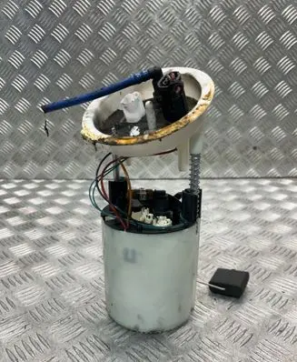 BMW 1 E82 E88 In-tank fuel pump 7197073