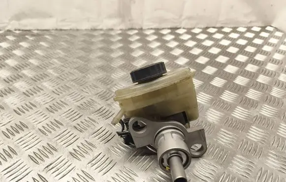 Audi A8 S8 D2 4D Master brake cylinder 4D0611301E