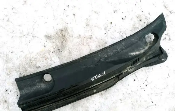Toyota Corolla E120 E130 Wiper trim 5570912040 55709-12040