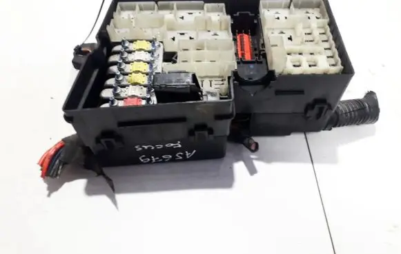 Ford Focus Fuse box set 3M5T14A142AB 3M5T-14A142-AB