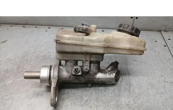 Renault Megane II Master brake cylinder
