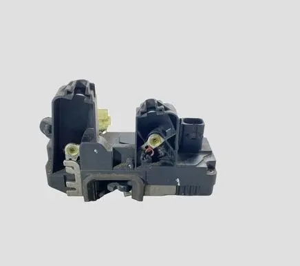Opel Vectra C Rear door lock 13210763