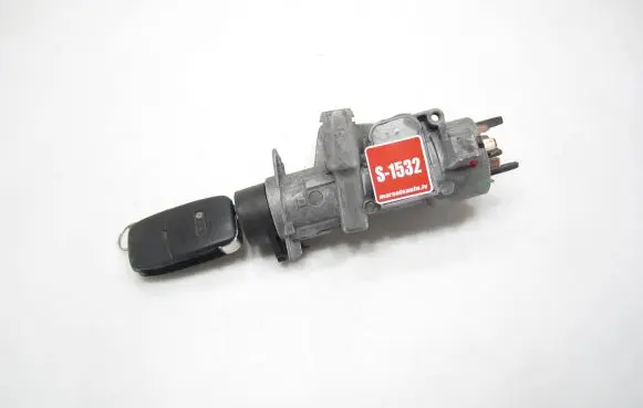 Audi A4 S4 B5 8D Ignition lock 4B0905851B
