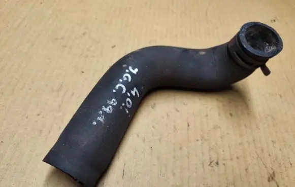 Jeep Grand Cherokee (WJ) Engine coolant pipe/hose