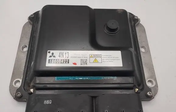 Mitsubishi ASX Engine control unit/module 1860B422 4N13 2758008909