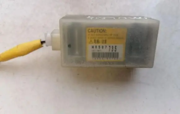 Mitsubishi Outlander Airbag deployment crash/impact sensor MR587735