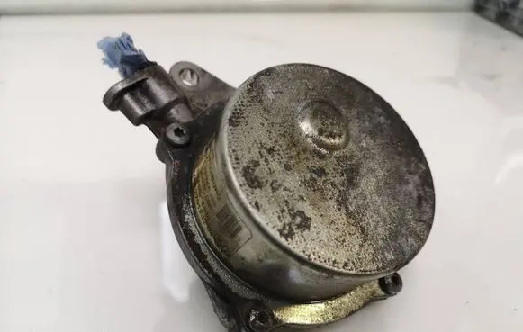 BMW 5 E60 E61 Vacuum pump 7791232 11667791232 1166779123204