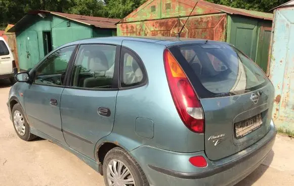 Nissan Almera Tino Rear door window glass
