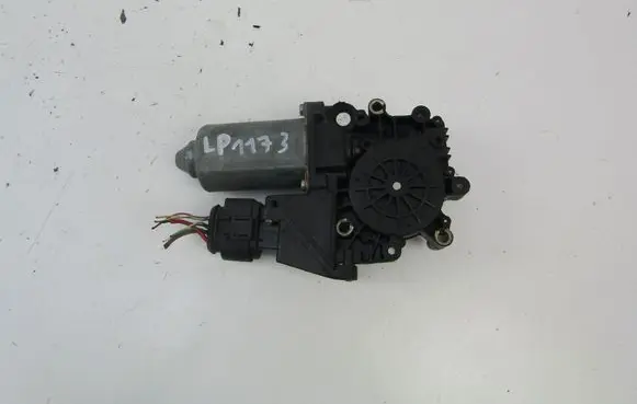 Audi A3 S3 8L Front door window regulator motor 