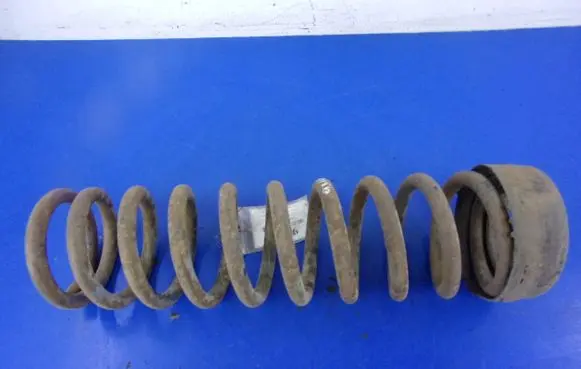 Mercedes-Benz E W124 Front coil spring
