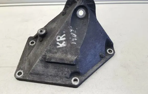 BMW 5 E60 E61 Engine mounting bracket 24168110